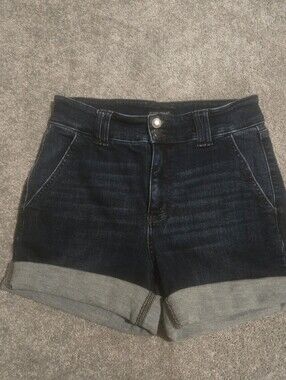 ✨ Judy Blue Dark Wash High Rise Cuffed Wide Leg Denim Shorts ✨